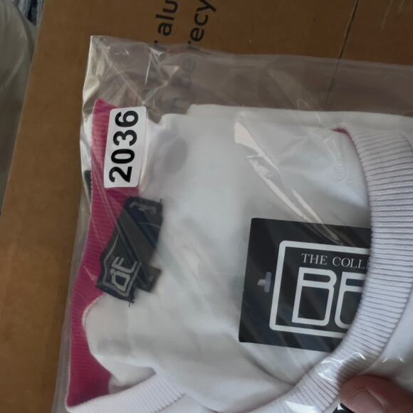 Berek 2 Floral T-Shirt Sm Short Sleeve White Scoop Neck Beads Jewels Embroidery - Picture 13 of 13